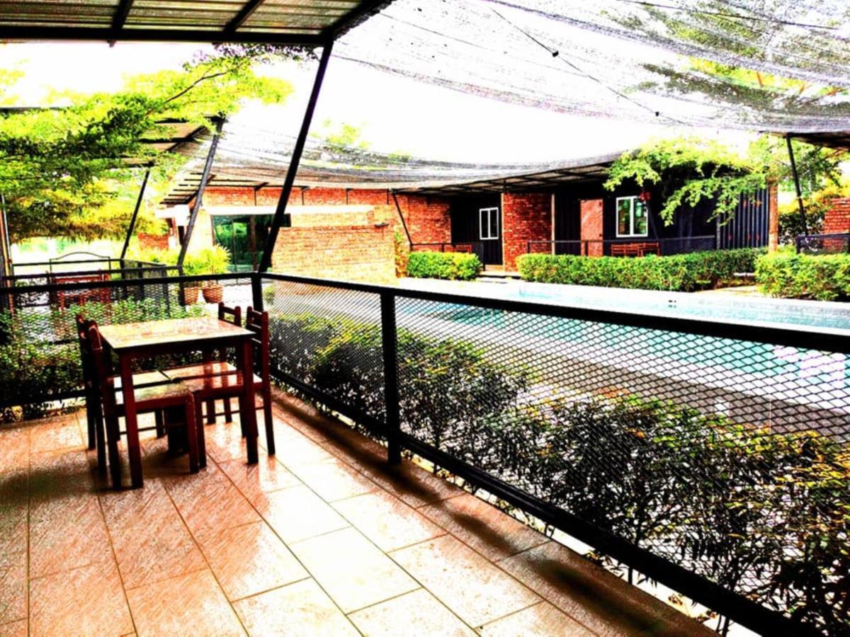 Petak Padin Cottage By The Pool, Kepala Batas  Exteriér fotografie