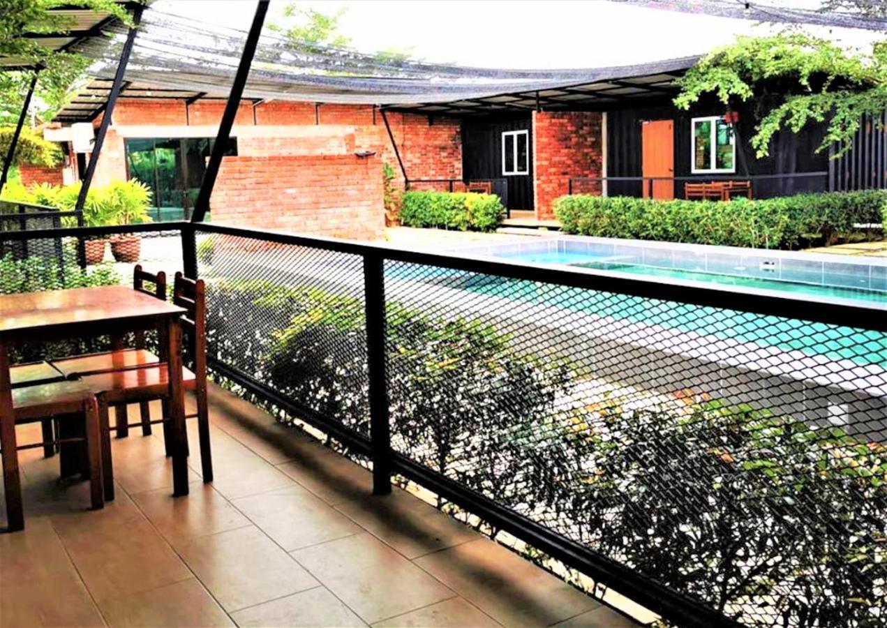Petak Padin Cottage By The Pool, Kepala Batas  Exteriér fotografie