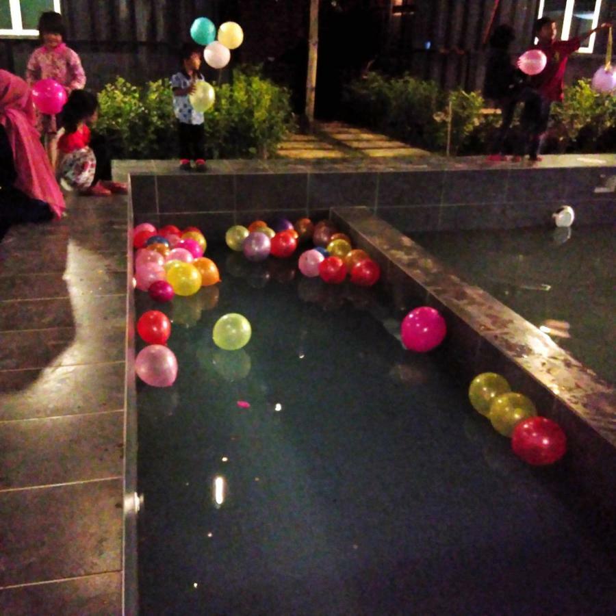Petak Padin Cottage By The Pool, Kepala Batas  Exteriér fotografie